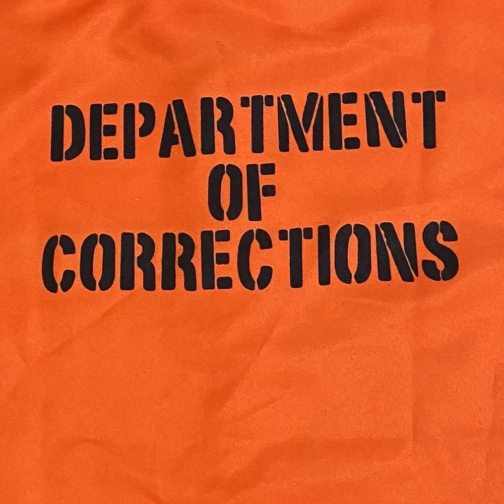 Spirit Halloween Adult S/M Orange DOC Inmate Convict Costume Cosplay Theater